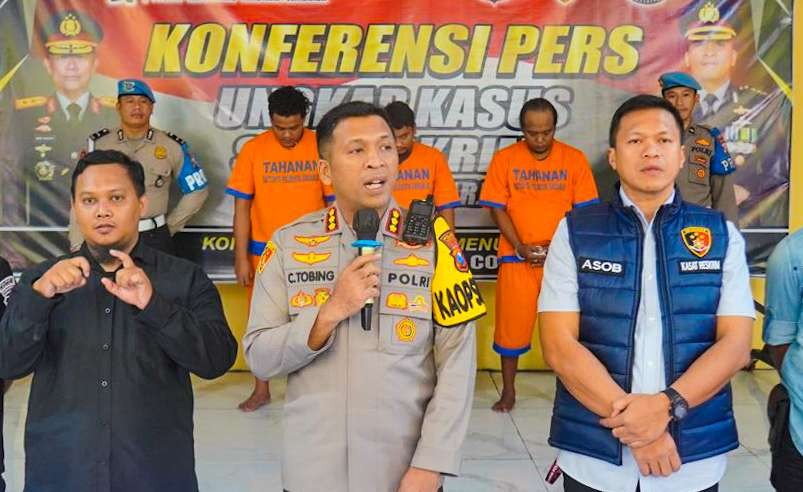 Kapolresta Sidoarjo Kombes Pol Christian Tobing (tengah). (Foto: Aini Arifin/Ngopibareng.id)