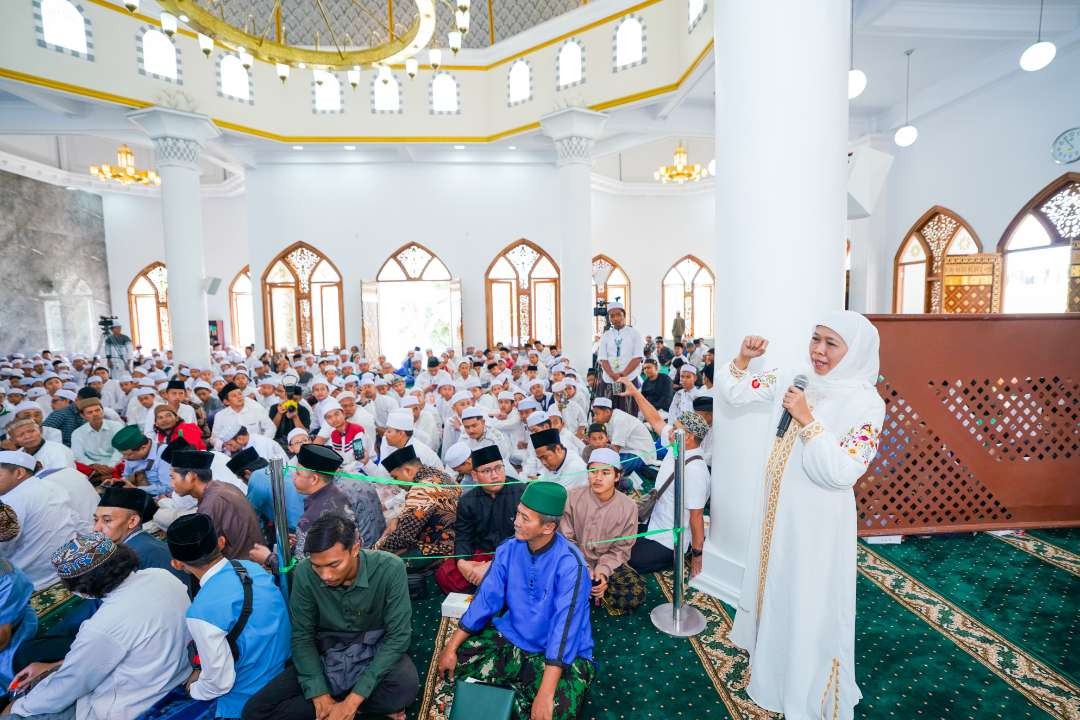 Ketua Umum PP Muslimat NU Khofifah Indar Parawansa hadir dalam peresmian Masjid Bahrul Maghfiroh Pesantren Bahrul Maghfiroh Kota Malang. (Foto: Dok Khofifah)