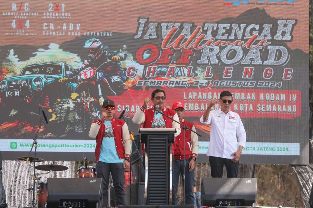 Pj Gubernur Jawa Tengah, Nana Sudjana di ajang Specta Jateng Ultimate Offroad Challenge 2024.  (Foto: Istimewa)