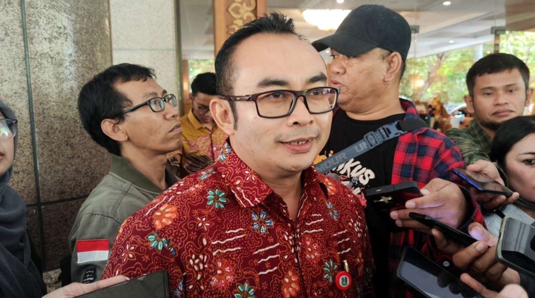 Kepala Dinas Perindustrian dan Perdagangan (Disperindag) Jawa Timur, Iwan soal kenaikan harga sejumlah komoditas. (Foto: Fariz Yarbo/Ngopibareng.id)