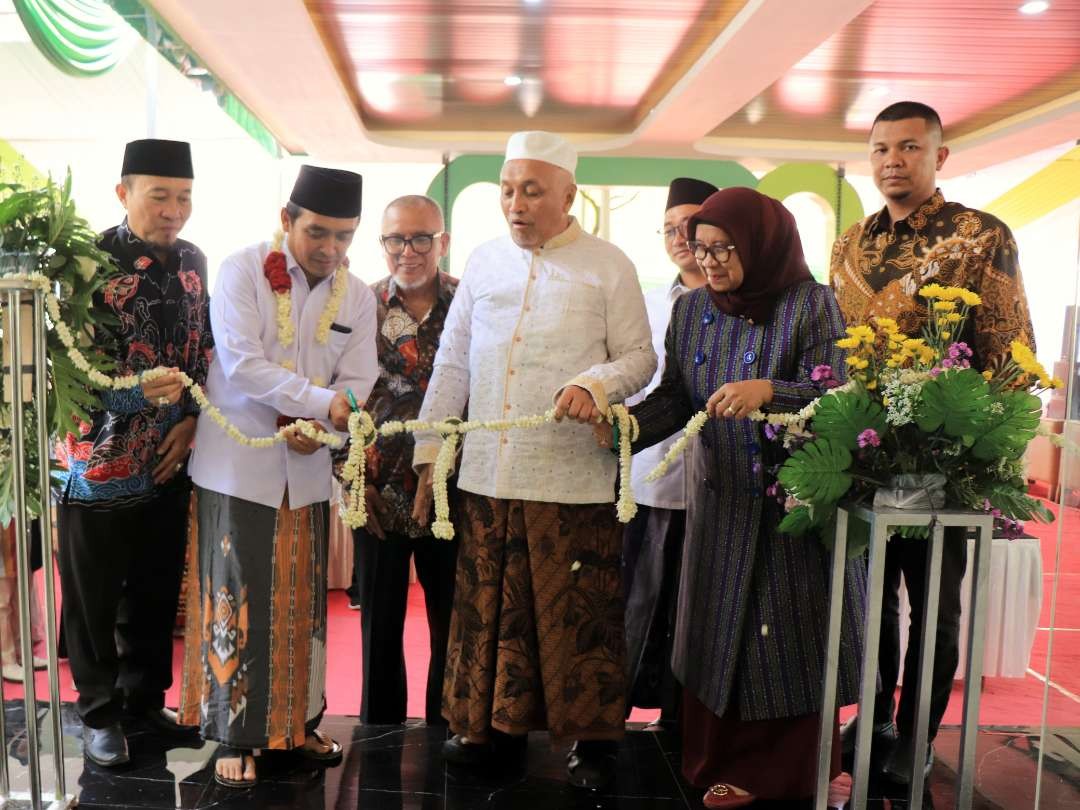 Wakil Walikota Pasuruan Mas Adi saat meresmikan gedung baru SD Islam Nur Multazam, Minggu, 28 Juli 2024 pagi. (Foto: Pemkot Pasuruan)