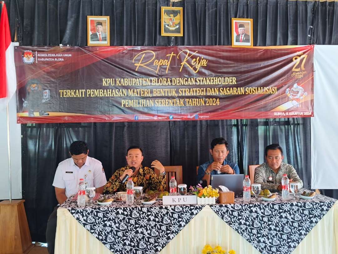 Rapat kerja KPU Kabupaten Blora dalam menyongsong Pilkada 2024. (Foto: Istimewa)