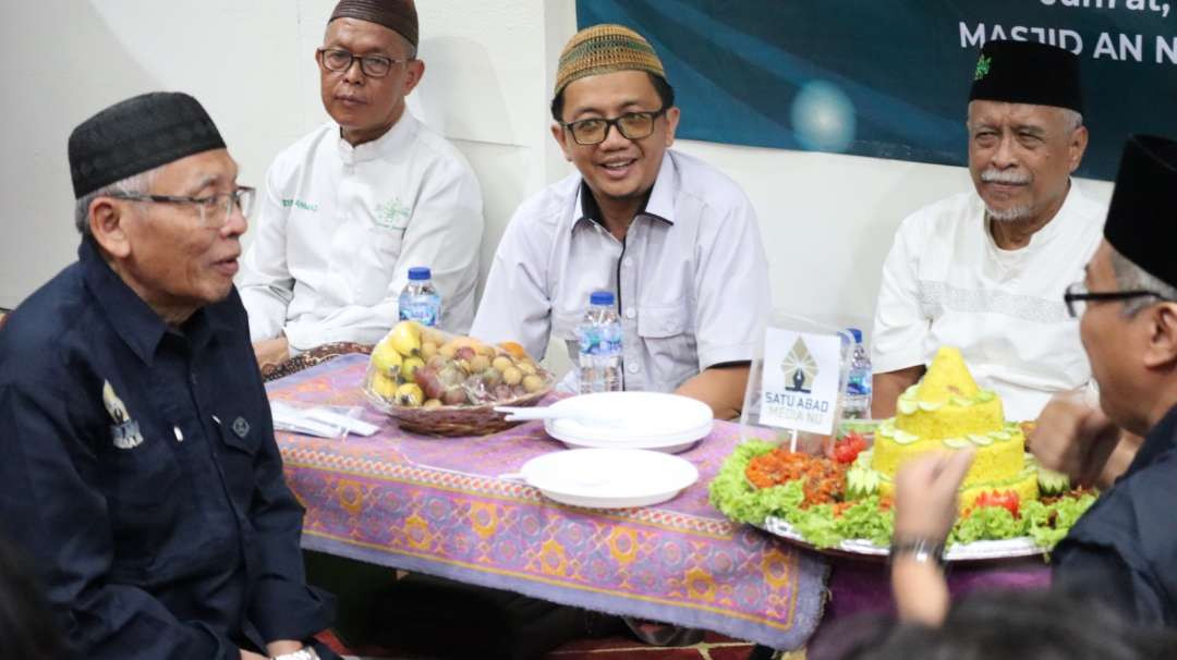 H Musthafa Helmy (kiri) pada tasyakuran Satu Abad Media NU di PBNU Jakarta. (Foto: ltn-pbnu for ngopibareng.id)