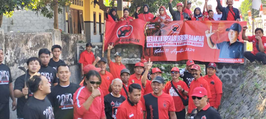 Peringati HUT RI ke -79 DPC PDI- Perjuangan Kabupaten Kediri  Gelar Gerakan Operasi Bersih Sampai