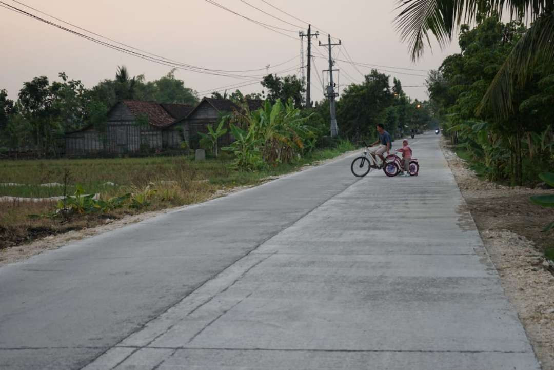 Pembangunan jalan di Blora masih menjadi pekerjaan rumah Bupati Arief Rohman. (Foto: Ahmad Sampurno/Ngopibareng.id)