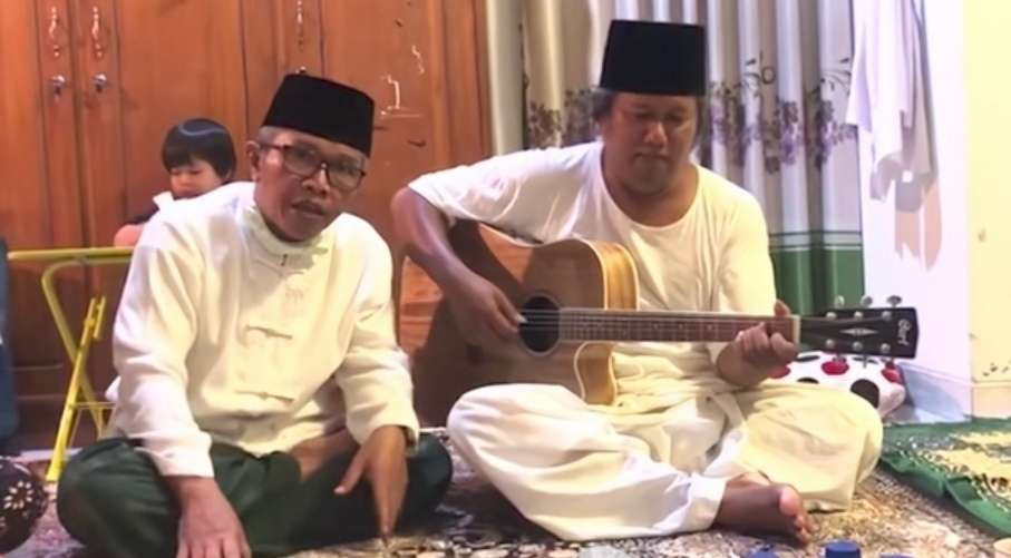 Gus Muwafiq dan KH Ma'ruf Islamuddin dari Sragen, di antara juru dakwah yang menjadikan nyanyian untuk menarik perhatian. (Foto: dok/ngopibareng.id)