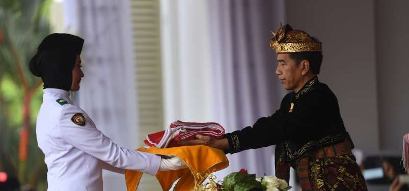 Polemik pencopotan hijab bagi pasukan pengibar bendera pusaka (paskibraka) muslimah semakin viral di media-media. (Foto: Ant)