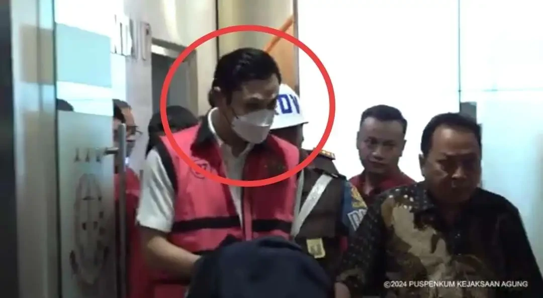 Harvey Moeis saat ditahan Kejaksaan Agung. (Foto: Puspenkum Kejaksaan Agung)