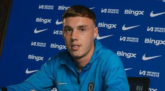 Cole Palmer menandatangani kontrak jangka panjang baru bersama Chelsea. (Foto: X/@ColePalmer_0)