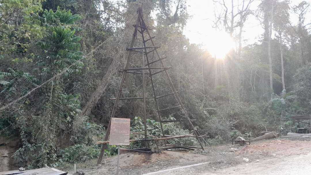 Salah satu sumur minyak tua yang dioperasikan secara tradisional. (Foto: Istimewa)