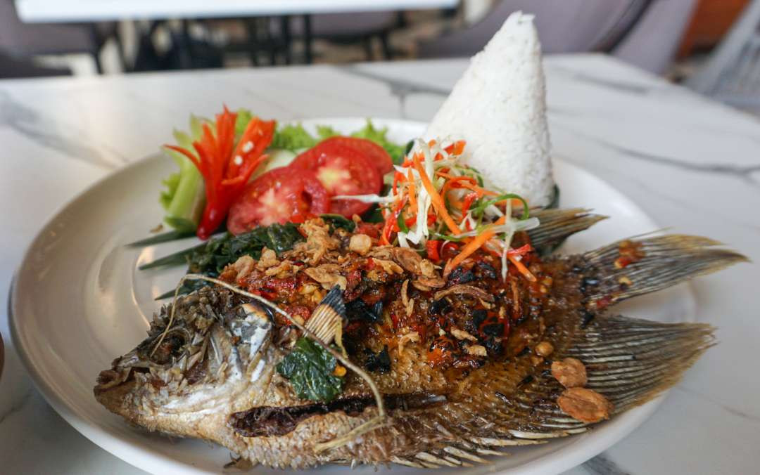 Gurami bakar puputan, kuliner bertema kemerdekaan di Sidoarjo (Foto: Aini/Ngopibareng.id)