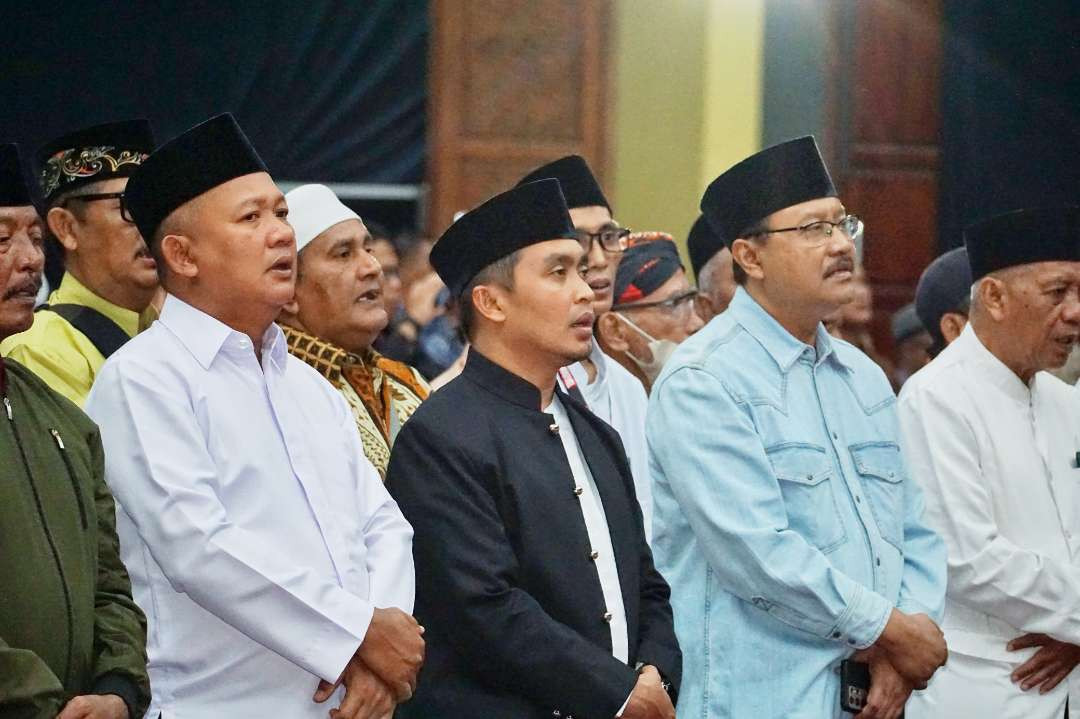 Walikota Pasuruan Saifullah Yusuf (Gus Ipul) tasyakuran kemerdekaan bersama RT dan RW se-Kota Pasuruan di Gedung Kesenian Darmoyudho Kota Pasuruan. Jum'at 16 Agustus 2024. (Foto: Istimewa)