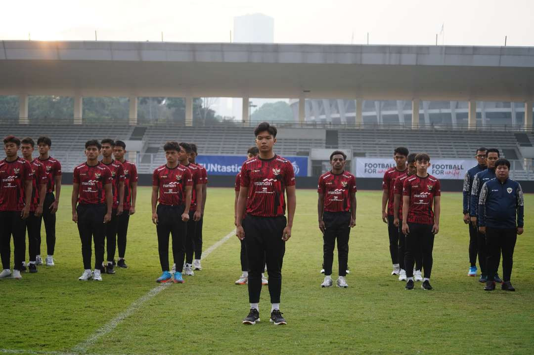 Kapten Timnas Indonesia U-20 Kadek Arel menjadi pemimpin upacara HUT Kemerdekaan ke-79 Republik Indonesia.