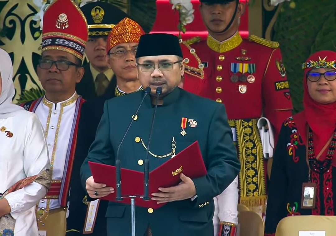 Menteri Agama (Menag) Yaqut Cholil Qoumas didaulat membacakan doa dalam Upacara Peringatan HUT ke-79 Republik Indonesia. (Foto: Dok Kemenag)