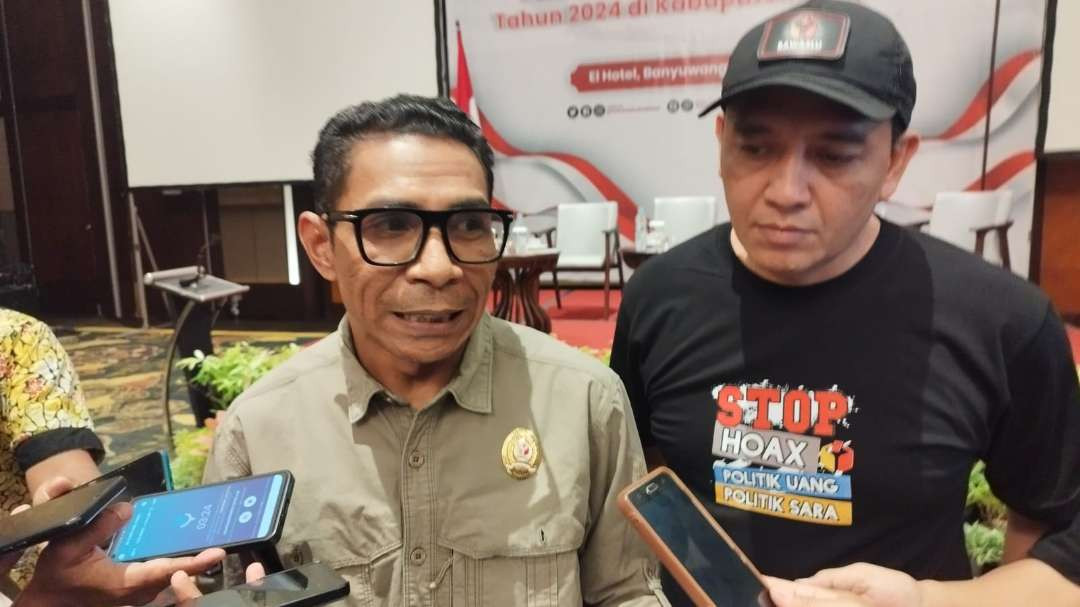 Ketua Bawaslu Banyuwangi Adrianus Yansen Pale (Foto: Muh Hujaini/Ngopibareng.id)