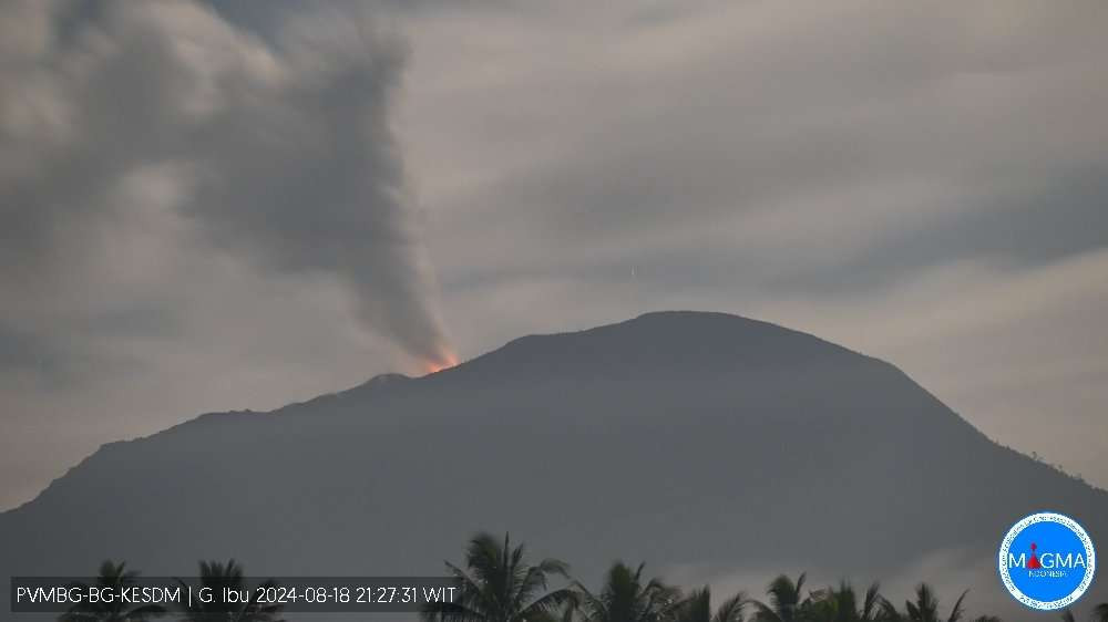 Gunung Ibu erupsi, Senin 19 Agustus 2024. (Foto: MAGMA)