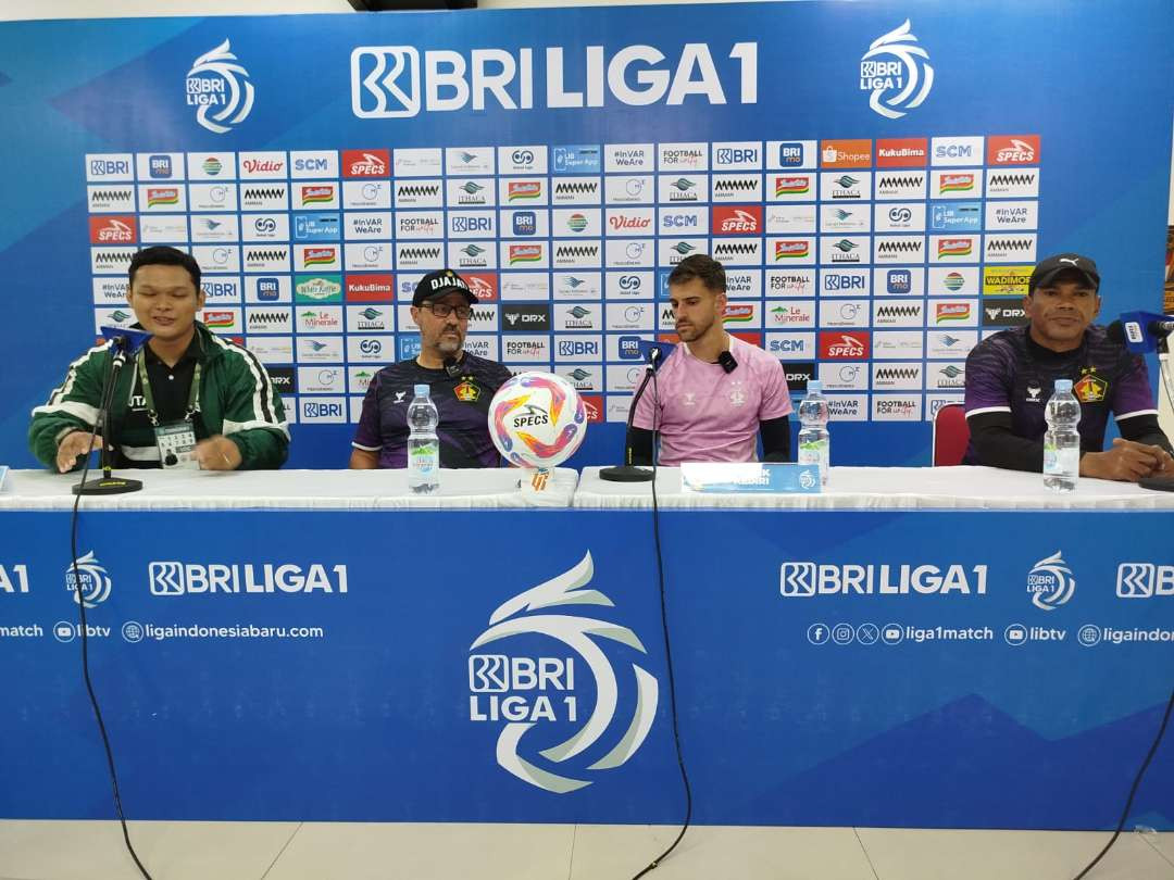 Pelatih Persik Kediri Marcelo Rospide mewanti-wanti para pemainnya untuk tidak melakukan kesalahan secara individu saat melawan PSS Sleman. (Foto: Istimewa)