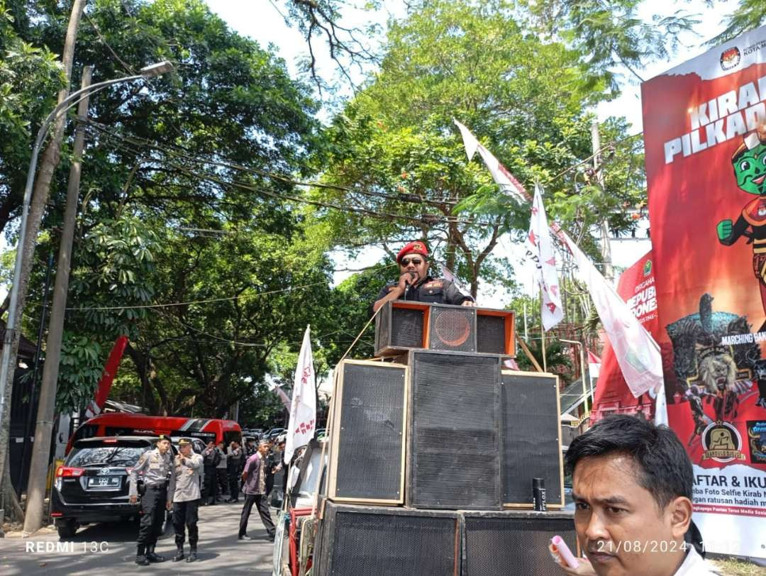 Demo di Malang, Panglima Cobra 08 - GRIB Jaya tolak praktik jual beli rekomendasi partai politik di KIM Malang Raya. (Foto: Istimewa)