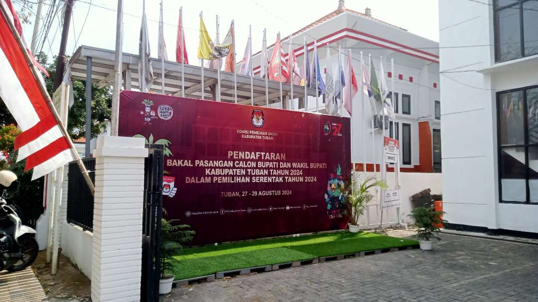 Hari pertama pendaftaran pasangan calon Bupati dan Wakil Bupati di Kantor KPU Tuban belum ada pendaftar (Foto: Khoirul Huda/Ngopibareng.id)