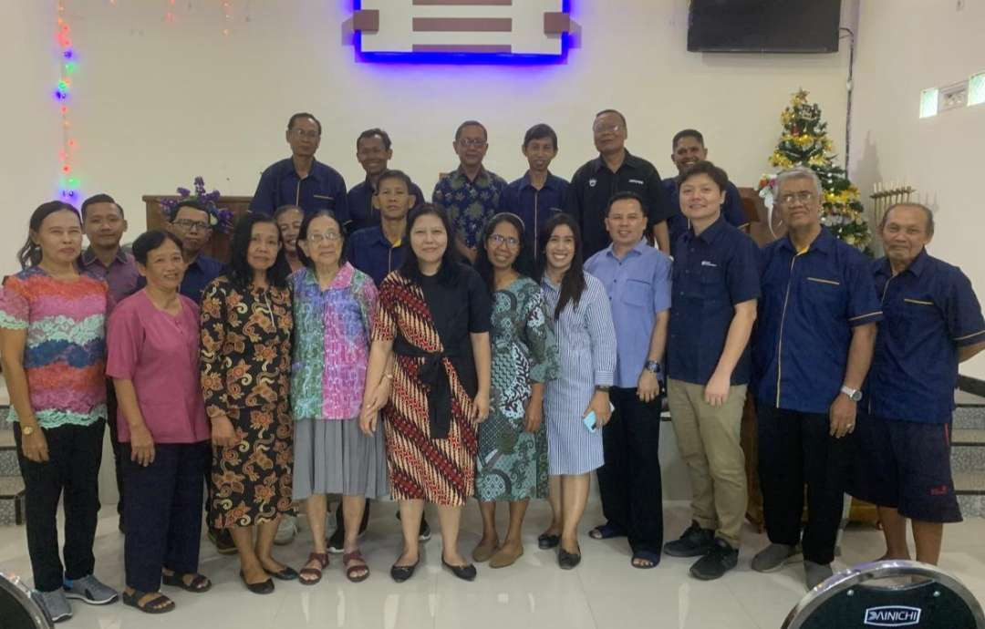 Petugas BPJS Banyuwangi bersama BAMAG Banyuwangi melakukan edukasi pada pekerja Gereja (Foto ; Istimewa)