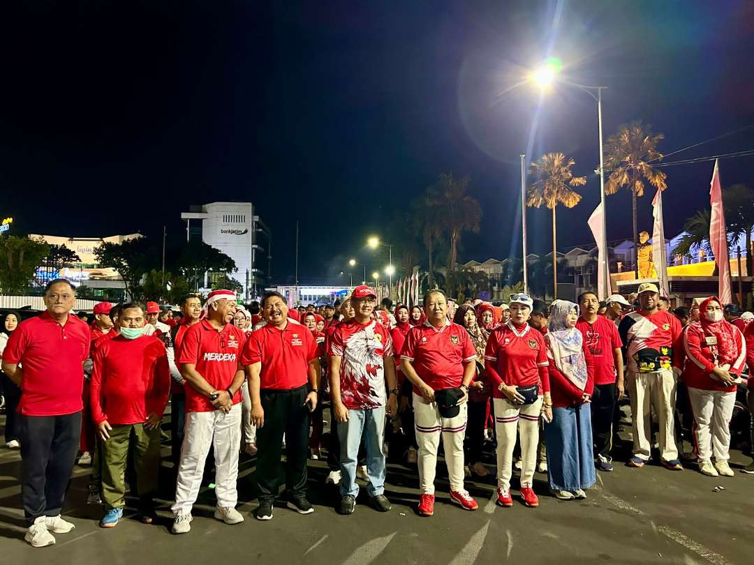 Bupati Jember Hendy Siswanto bersama OPD, camat, dan lurah saat latihan Tajemtra. (Foto: Diskominfo Jember)