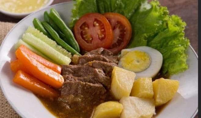 Selat Solo kuliner peninggalan zaman Belanda lezatnya selalu menggoda selera (Foto: Asmanu Sudarso/Ngopibareng.id)