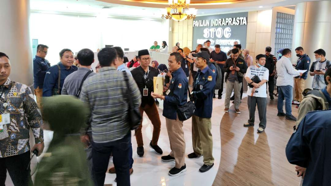 Suasana di sela tahapan pemeriksaan kesehatan di Gedung STOC RSUD Dr Soetomo, Surabaya, Sabtu 31 Agustus 2024. (Foto: Fariz Yarbo/Ngopibareng.id)