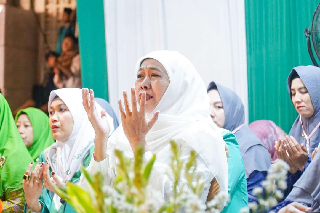 Bakal calon gubernur Jawa Timur Khofifah Indar Parawansa hadir dalam Majelis Maulid Wat Ta’lim Riyadhul Jannah ‘Sidoarjo Bermunajat’. (Foto: Dok Khofifah)