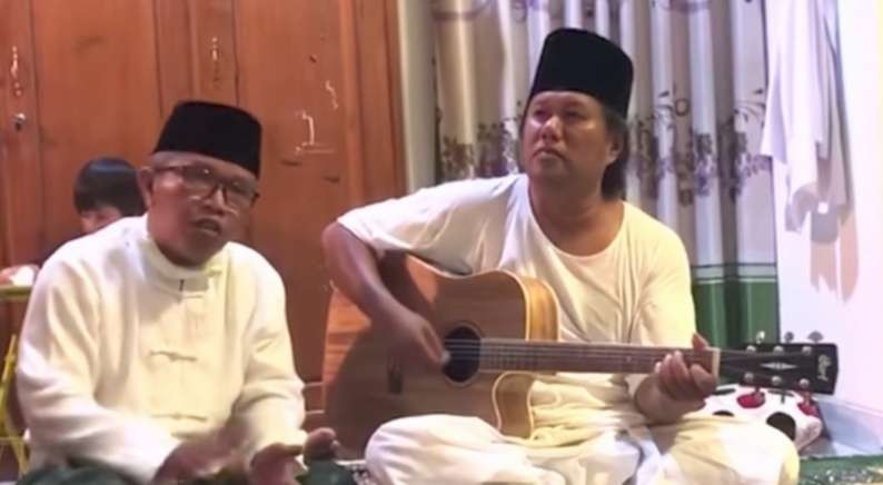 Berdakwah bisa diselingi nyanyian dan Shalawat Nabi untuk menghindari kebosanan audiens. (Foto: dok/ngopibareng.id)