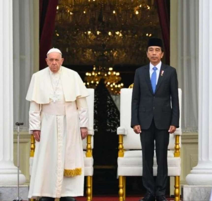 Paus Fransiskus tamu kehormatan Indonesia disambut Presiden Jokowi di Istana Merdeka Jakarta, Rabu 4 September 2024. (Foto: Istimewa)