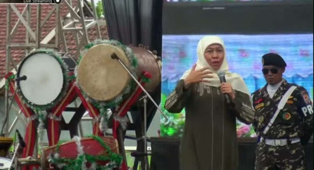 Khofifah ketika memberikan sambutan di acara peresmian Graha Muslimat NU Kabupaten Blitar, Rabu (4 September 2024). (Foto: Imam for ngopibareng.id)