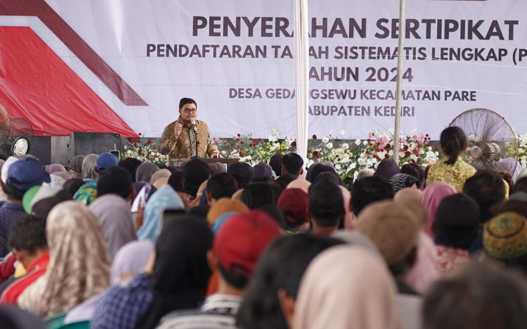 Bupati Kediri targetkan PTSL lengkap 2025. Saat ini capaian 90%. (Foto: Istimewa)