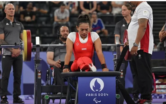 Atlet para angkat berat Indonesia di Paralimpiade Paris 2024 Ni Nengah Widiasih meminta maaf kepada masyarakat Indonesia karena gagal meraih medali di kategori 41 kilogram. (Foto: Tangkapan Layar)