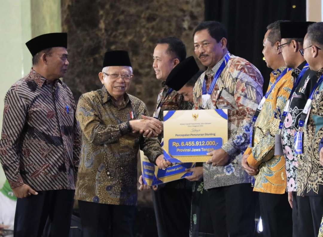 Wapres KH Ma'ruf Amien Bersama Menko PMK dan Pj Gubernur Jawa Tengah Nana Sudjana, di Jakarta pada  Selasa 3 September 2024. (Foto: Istimewa)