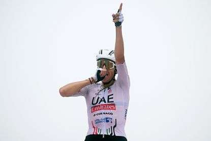 Marc Soler (UAE Team Emirates) berhasil menjadi juara 1 di Vuelta a Espana 2024. (Foto: Istimewa)