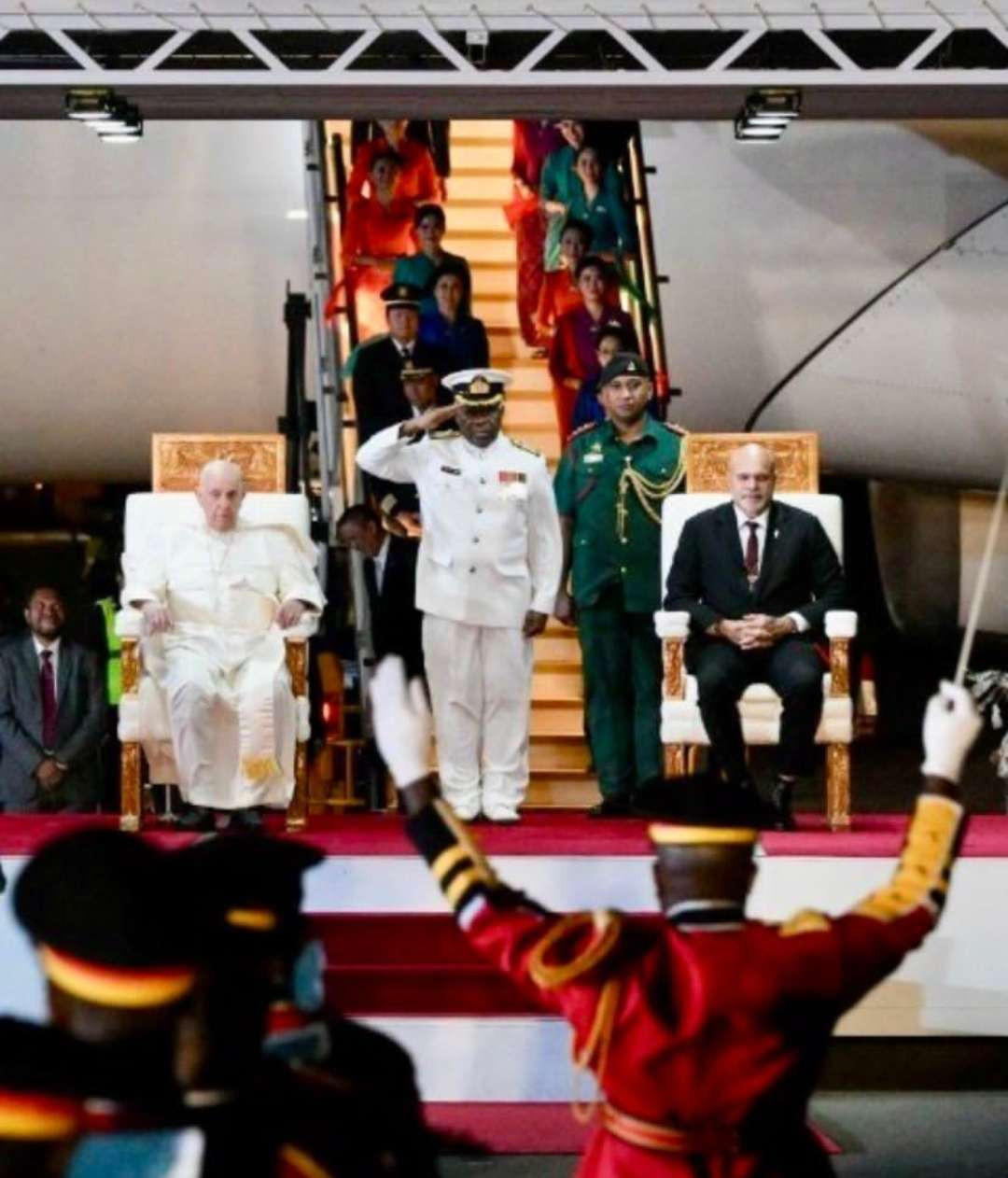 Paus Fransiskus tiba di Port Moresby, Papua Nugini, Jumat 6 September 2024 malam waktu setempat. (Foto: Insta story)