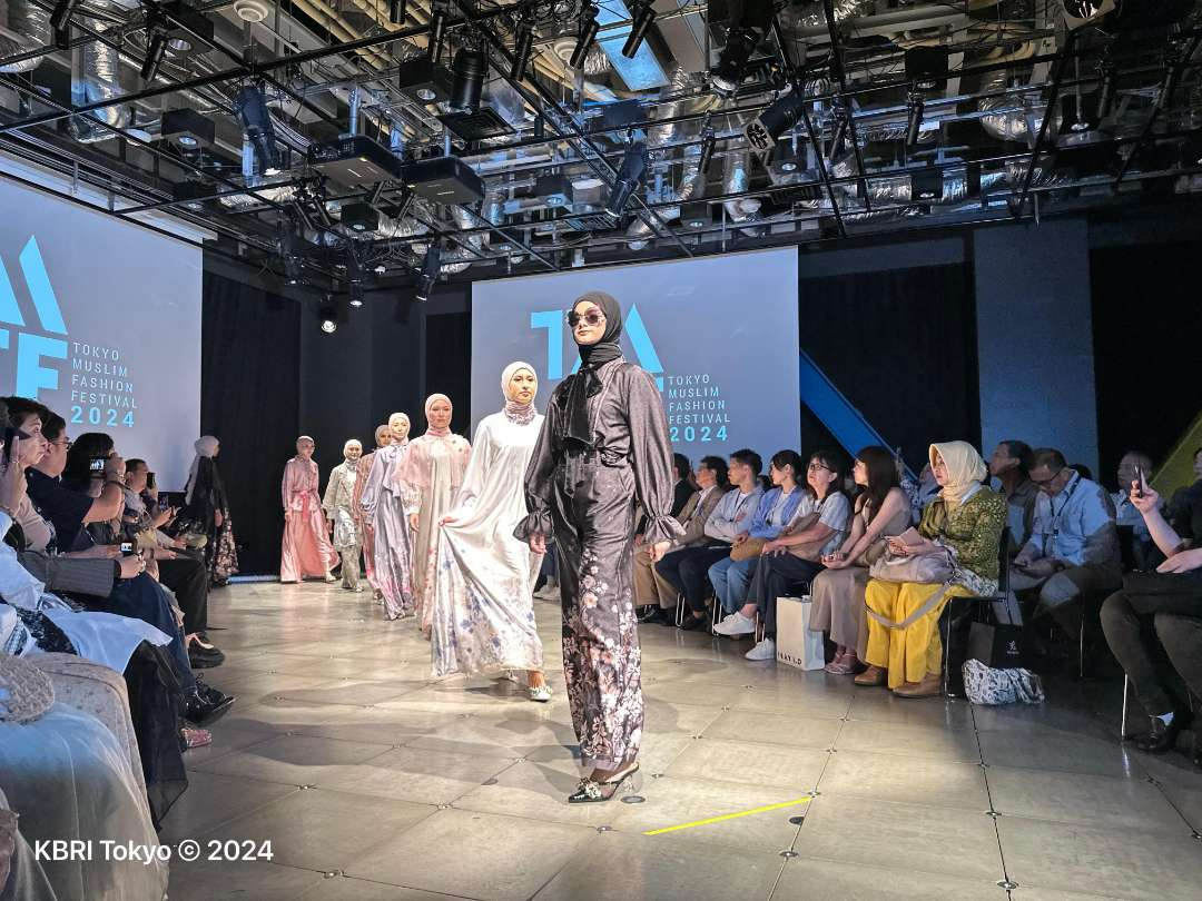 Kolam Ikan Creative Communication dan e-Agency didukung Kedutaan Besar RI di Jepang menggelar acara Tokyo Muslim Fashion Festival (TMFF) 2024. (Foto: Dok KBRI Tokyo)