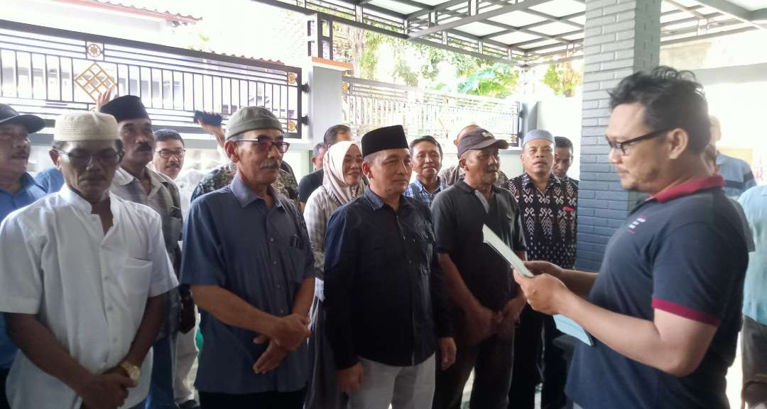 Mantan kepala desa se-Kabupaten Tuban deklarasi dukung pasangan Riyadi-Wafi Abdul Rosyid di Pilkada 2024. (Foto: Khoirul Huda/Ngopibareng.id)