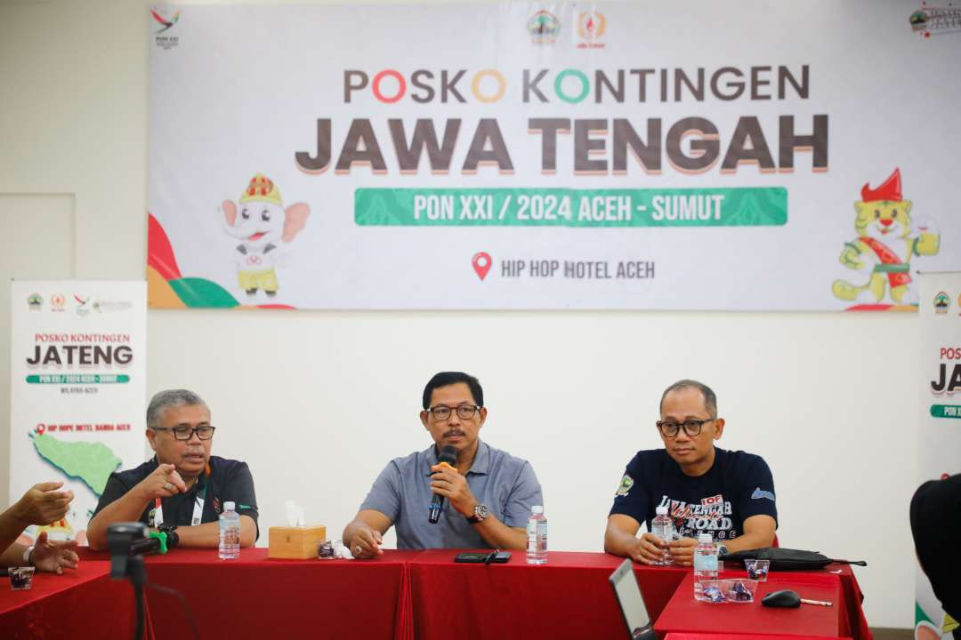 Penjabat (Pj) Gubernur Jawa Tengah, Nana Sudjana terus membakar semangat para atlet kontingen Jawa Tengah yang berlaga di PON XXI/2024. (Foto: Dok Prov Jateng)