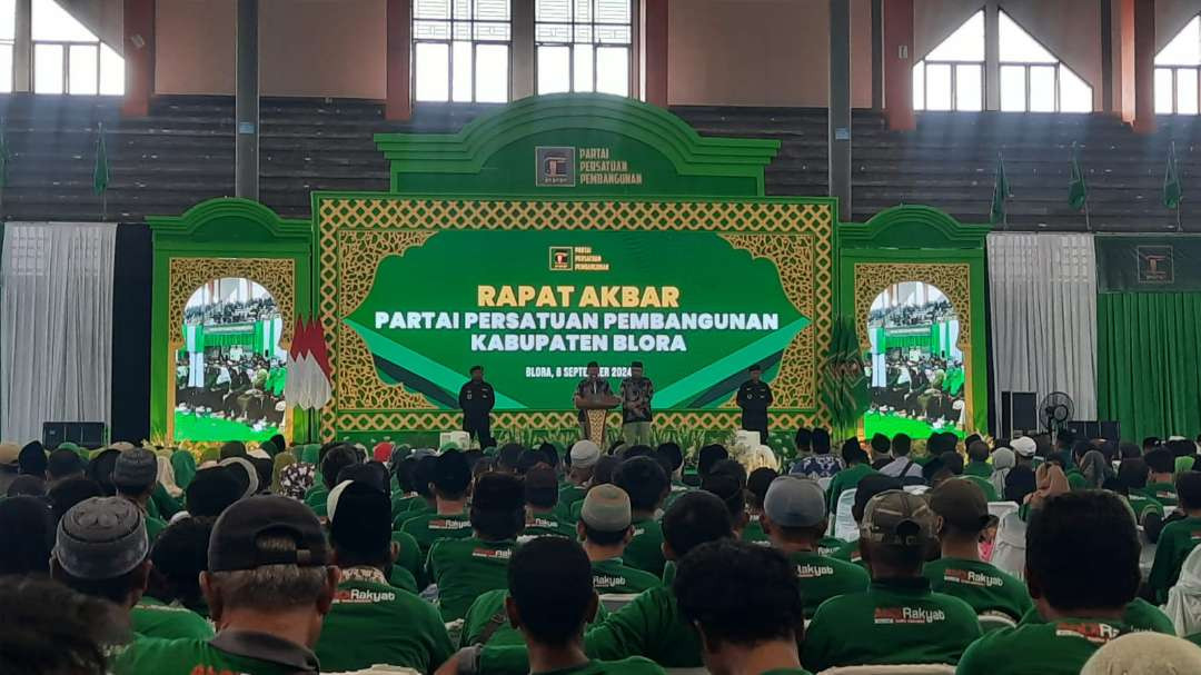 Gelar rapat akbar GOR Mustika Blora, Minggu 8 September 2024,  PPP siap menangkan ABDI. (Foto: Sampurno/Ngopibareng.id)