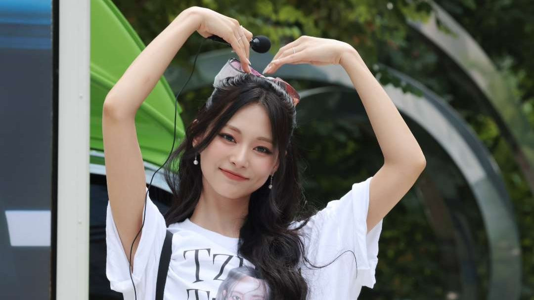 Tzuyu TWICE rilis mini album solo perdana berjudul AbouTzu. (Foto: Instagram)