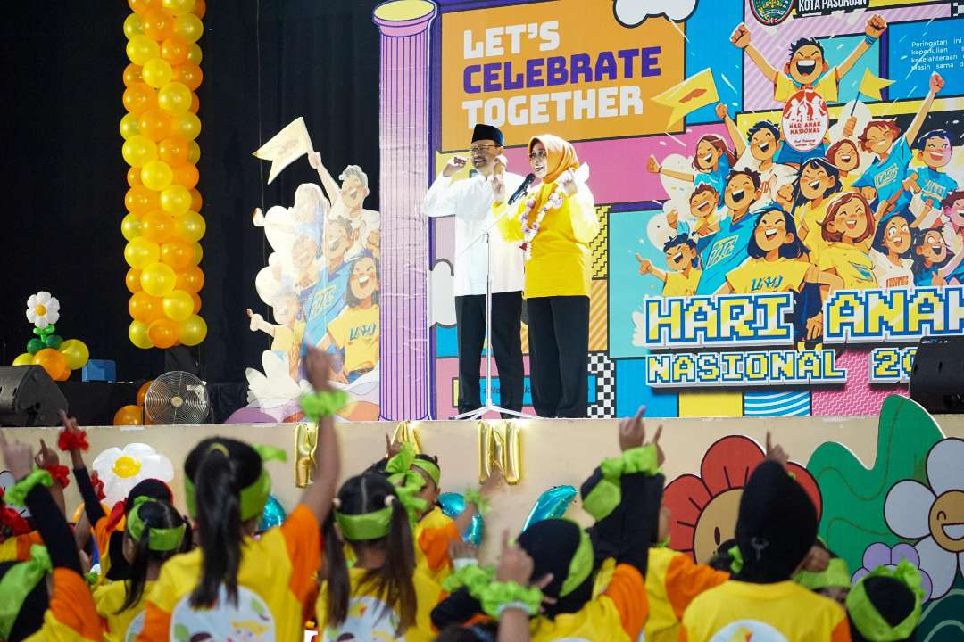 Walikota Pasuruan, Saifullah Yusuf (Gus Ipul) bersama bunda PAUD hadiri Gebyar Anak Nasional di Gedung Kesenian Dharmoyudo, Senin, 9 September 2024. (Foto: Dok Kota Pasuruan)