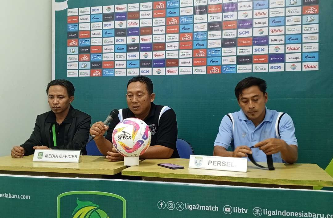 Didik Ludianto saat konferensi pers usai Persela Lamongan vs Deltras FC Sidoarjo di Stadion Tuban Sport Centre (TSC) Tuban (Foto: Imron Rosidi/Ngopibareng.id)