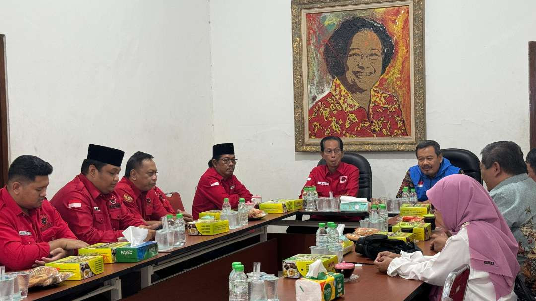 Pertemuan antara PDI Perjuangan dan PAN membahas jajakan kerjasama untuk membentuk fraksi gabungan di DPRD Kota Surabaya. (Foto: Istimewa)