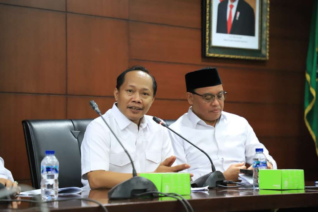 Juru Bicara Kemenag Sunanto mengklarifikasi pernyataan Marwan Ja’far bahwa Menteri Agama tak hadir pada panggilan kedua Pansus Hak Angket Haji DPR. (Foto: Kemenag)