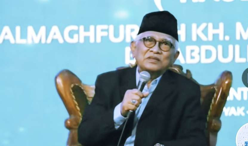 KH Ahmad Mustofa Bisri, Pengasuh Pondok Pesantren Raudlatut Thalibin, Leteh, Rembang, Jawa Tengah. (Foto: dok/ngopibareng.id)