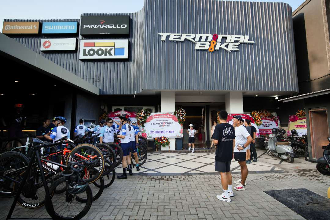 Pembukaan outlet baru Terminal Bike di Jalan Bogowonto Surabaya menggairahkan industri sepeda. (Foto: Liang Motoeverywhere)