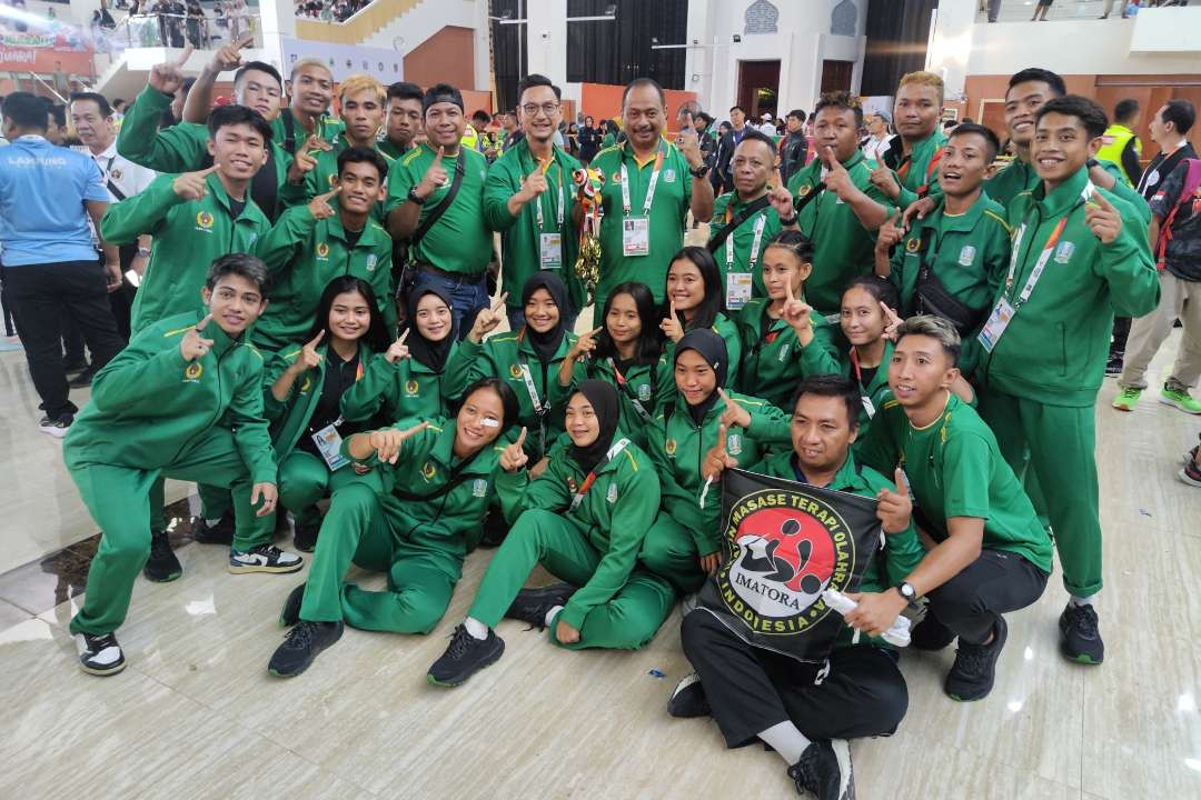 Kontingen Muaythai Jatim menjadi juara umum PON XXI 2024 Aceh-Sumut. (Foto: Fariz Yarbo/Ngopibareng.id)