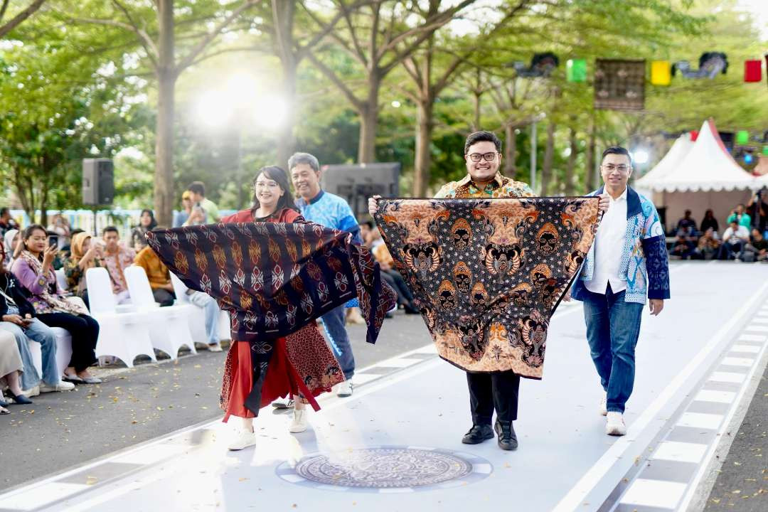 Redesain motif panji, Bupati Dito gelar Kediri Fashion Batik Festival. (Foto: Istimewa)