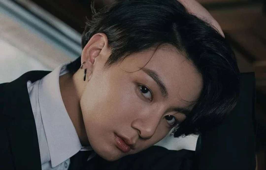 Jungkook BTS diduga mendukung NewJeans yang berseteru dengan HYBE. (Foto: Instagram)